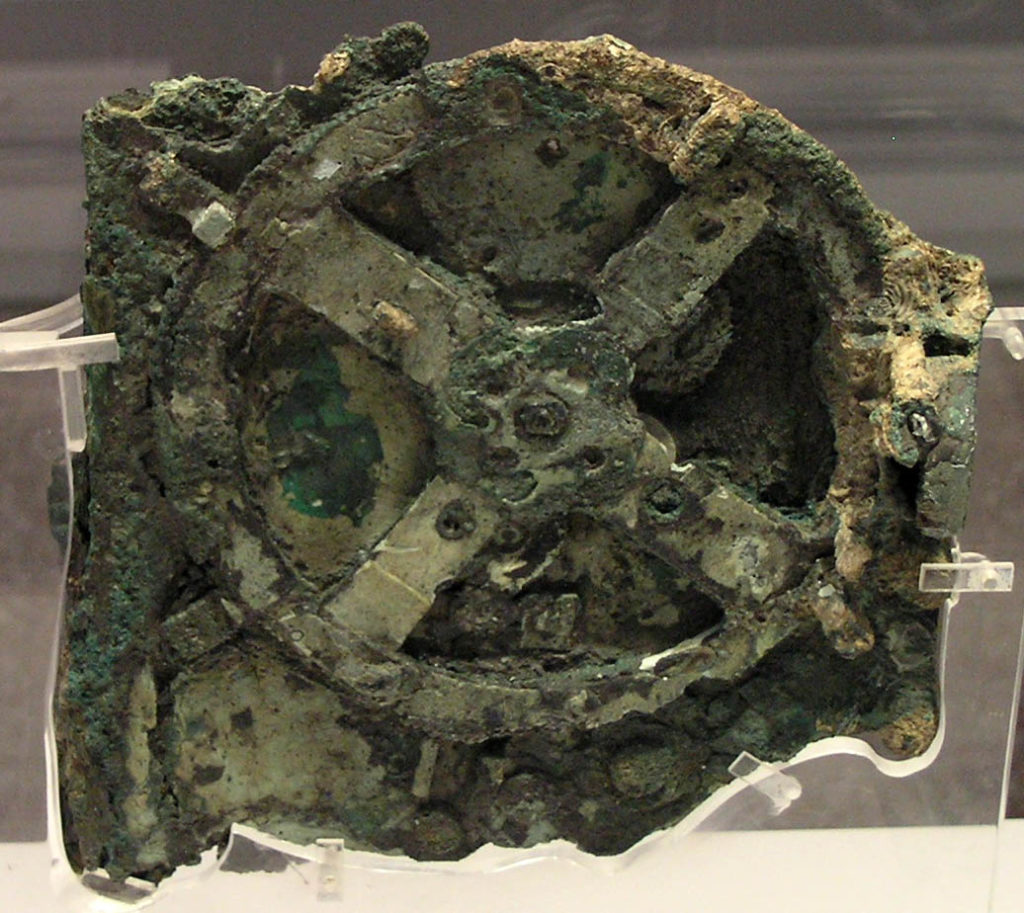 Антикитерский механизм  - артефакт (Фрагмент A — спереди). Автор: Marsyas (talk | contribs) OLYMPUS DIGITAL CAMERA