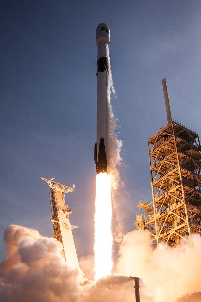 Запуск Falcon 9 Block 5 со спутником Bangabandhu-1 (11 мая 2018). Автор: Official SpaceX Photos 