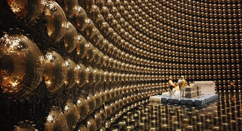 Самый большой в мире подземный детектор нейтрино; Супер-Камиоканд