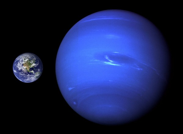 Сравнение размеров Земли и Нептуна