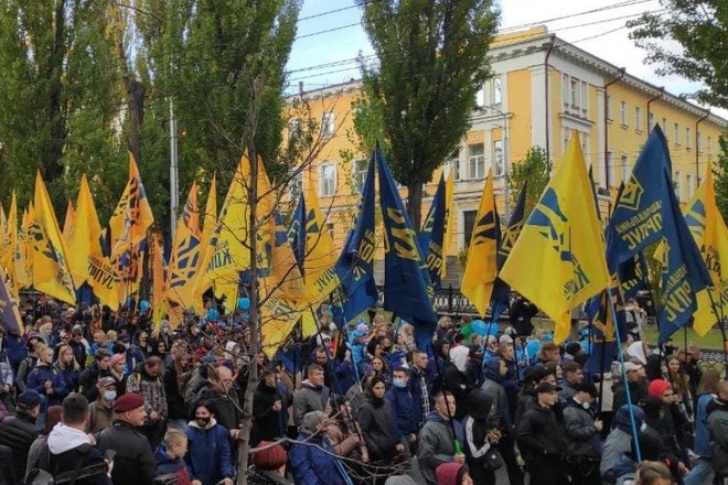 В Киеве митингующие потребовали запретить гастроли россиян