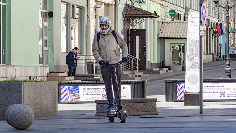 В Мосгордуме предложили ввести новые дорожные знаки для электросамокатов