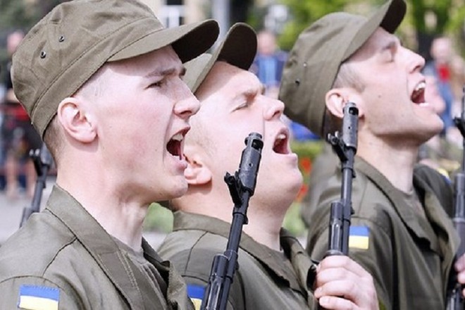 Покинувших Крым украинских генералов оставили без крыши над головой