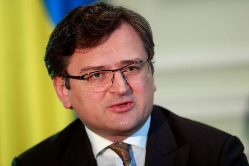 Глава МИД Украины: НАТО откроет нам окна, двери пока закрыты