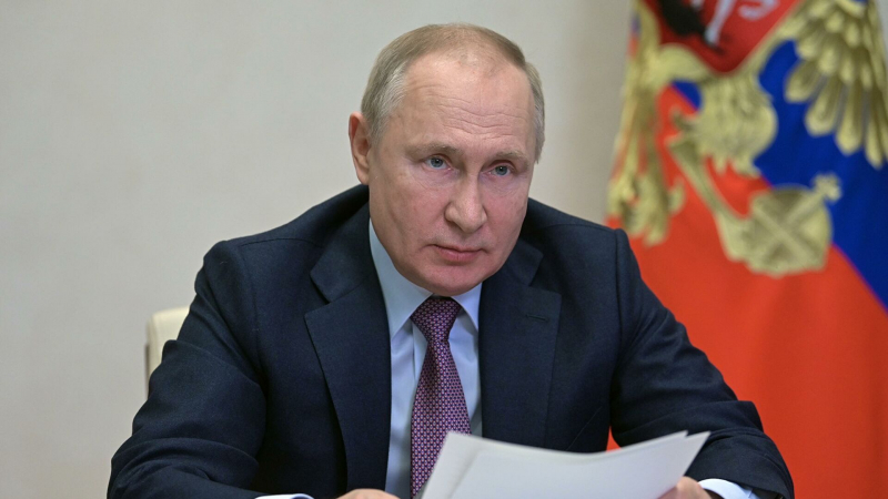 Путин подписал закон об онлайн-ресурсах в школах