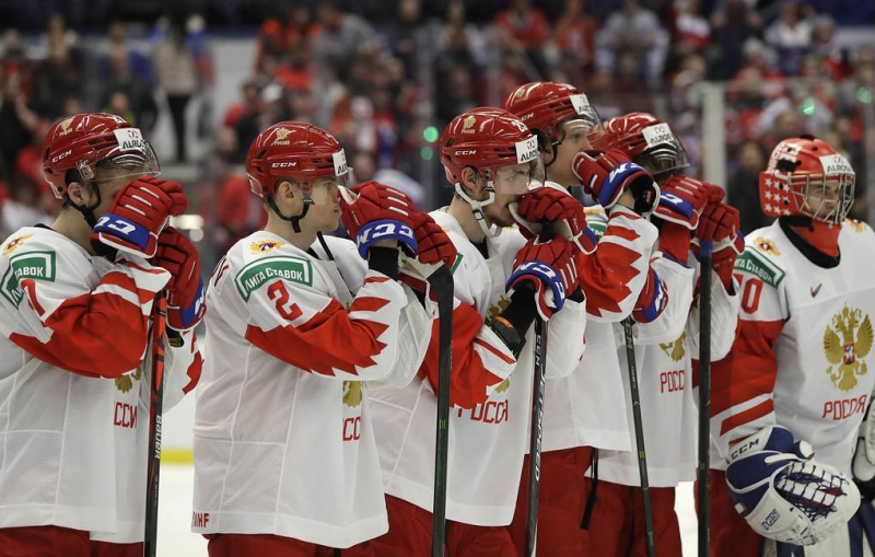 Сборная России проиграла шведам в стартовом матче на молодежном чемпионате мира по хоккею

