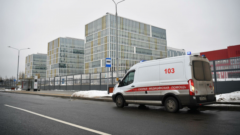 В Москве за сутки госпитализировали 800 человек с COVID-19