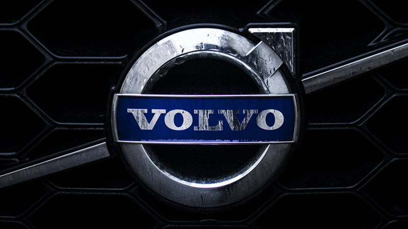 Volvo выведет на российский рынок модели с современным автопилотом