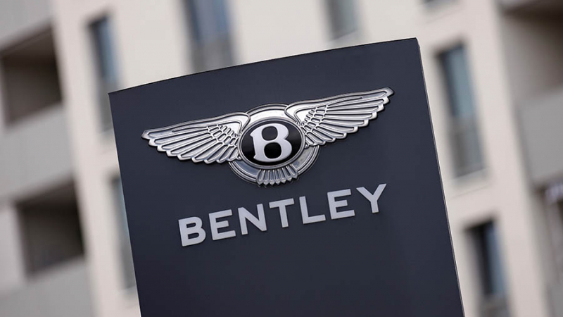 Названы сроки появления первого в истории Bentley электромобиля