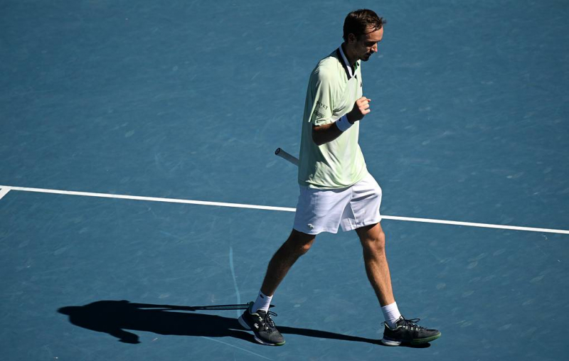 Теннисист Медведев вышел в четвертьфинал Australian Open

