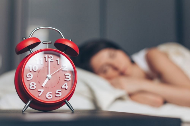 Невролог рассказал, почему нельзя резко вставать с постели по утрам