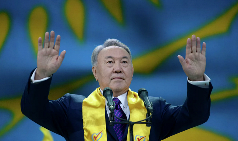 Пока вы не уснули: сценарий "вторжения" РФ на Украину и тайные дворцы Назарбаева