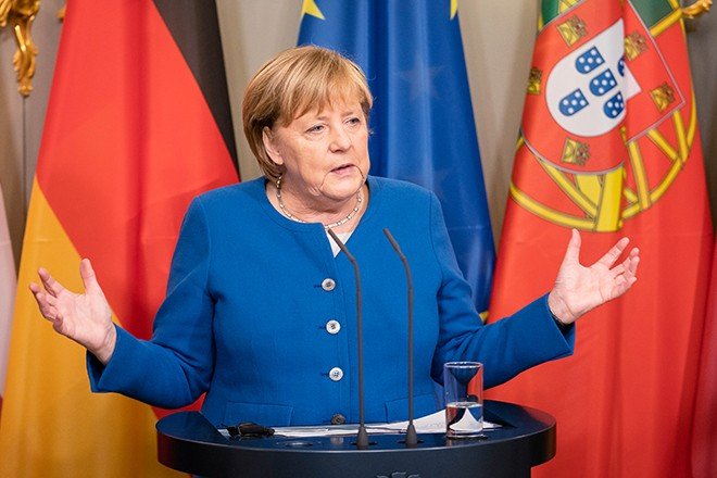В ФРГ разгорелся скандал из-за теневого бюро Меркель
