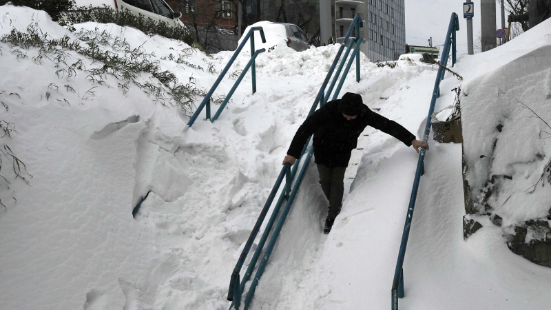В Севастополе управляющая компания объяснила плохую уборку снега