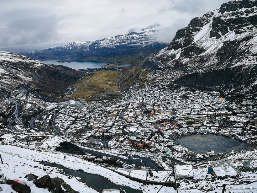 Поселение Ла Ринконада, Перу, на высоте 5100 м. Источник: https://mirvokrug.blog