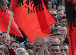 Президент Косово объявила дипломатов России персонами нон грата