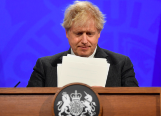 Джонсон: «омикрон» может передаваться между привитыми