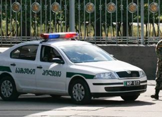 Офис партии Саакашвили в Батуми закидали камнями