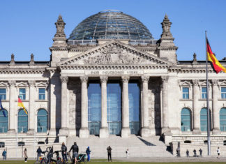 Партии Германии разошлись во мнениях по поводу России