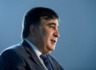 У тюрьмы в Рустави начали ставить палатки