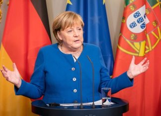 В ФРГ разгорелся скандал из-за теневого бюро Меркель