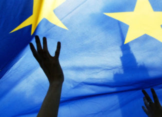 Европарламент призвал ввести санкции против РФ