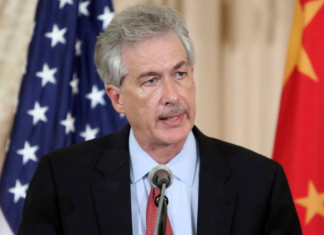 Глава ЦРУ пожаловался на седину после работы в России