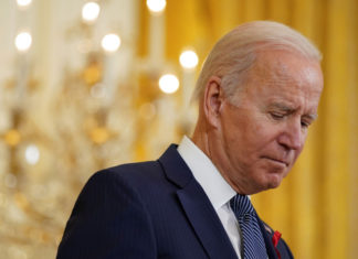 США могут ввести «ядерные» санкции. Чем они грозят россиянам