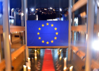 США призвали ЕС подготовить санкции против банков РФ