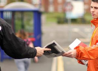 Особенности заработка на раздаче листовок