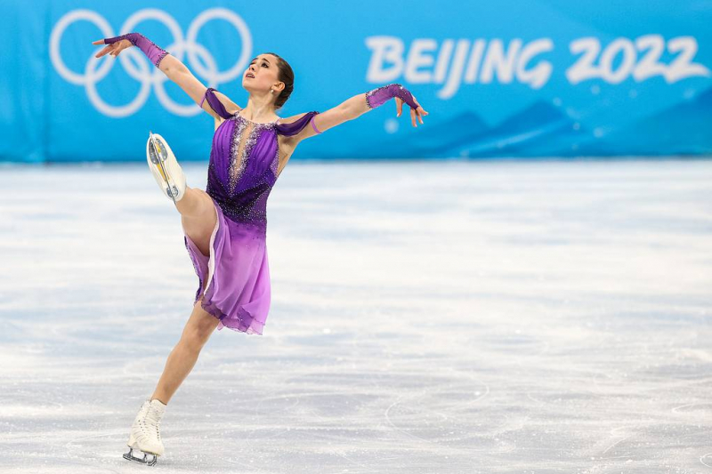 Фигуристка Валиева лидирует после короткой программы на Олимпиаде в Пекине

