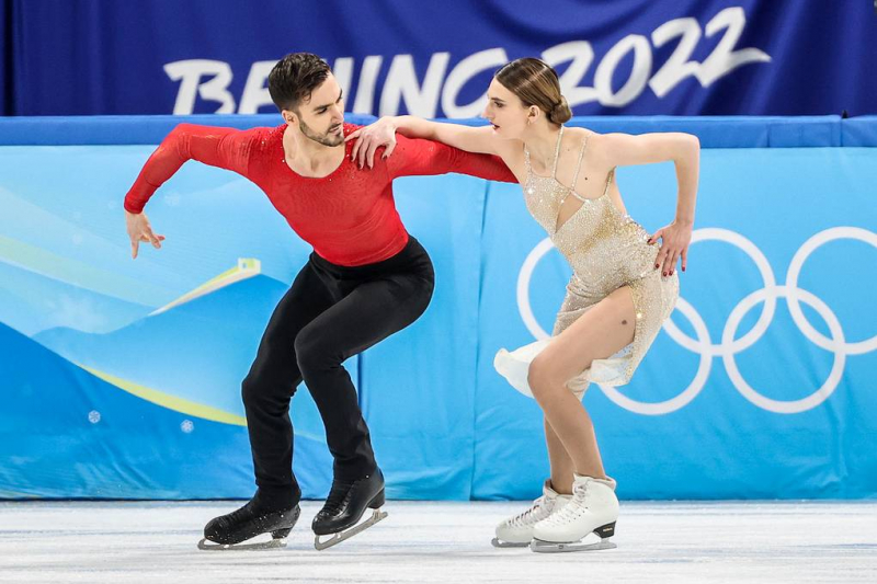 Фигуристы Синицина и Кацалапов завоевали серебряные медали в танцах на льду на Олимпиаде

