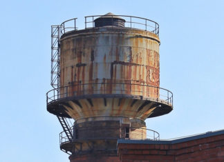 В районе Хорошево-Мневники демонтировано здание ветхой водонапорной башни