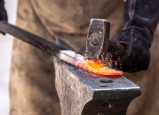 Какая промышленность больше всего нуждается в редких металлах?