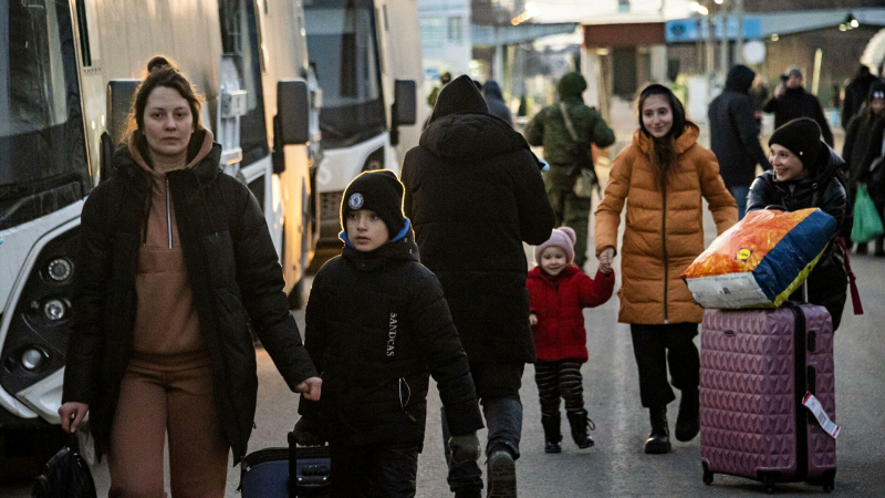 В Ярославль прибыл первый поезд с 480 беженцами из Донбасса