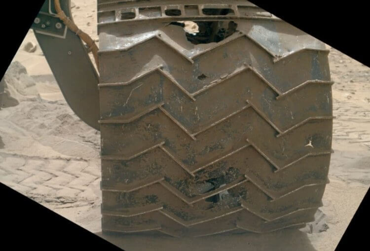 Марсоход Curiosity столкнулся с трудностями на пути к горе Шарпа