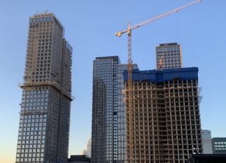 На стройплощадках Москвы усиливают контроль за охраной труда