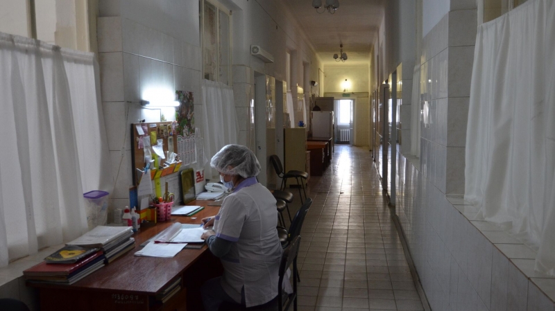 Врачи больницы в Первомайске рассказали о работе рядом с передовой