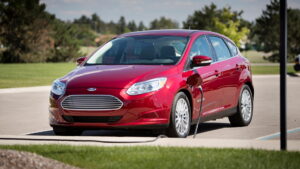 Компания Ford снизила цены на электрический Ford Focus