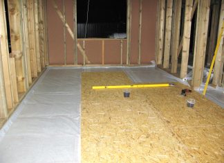 Чем и как утеплять пол в каркасном доме?