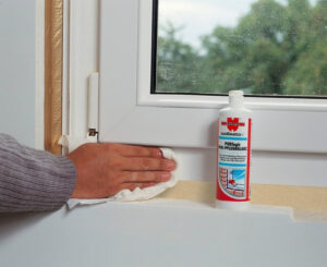 Как очистить пластиковое окно от цемента, строительной пены и пятен краски?