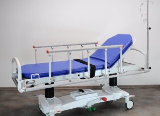 Как выбрать качественную медицинскую каталку для перевозки