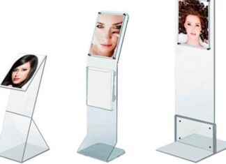 Рекламные стойки из оргстекла: преимущества