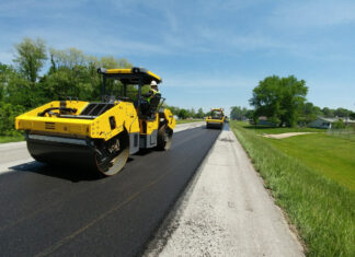 Асфальтирование дорог: особенности выполнения
