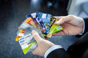 Почему растет популярность кредитных карт в России?