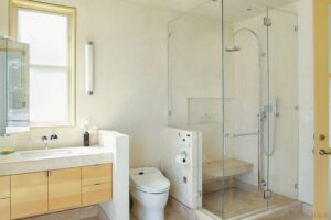 Какие сантехнические приборы устанавливаются в ванной комнате