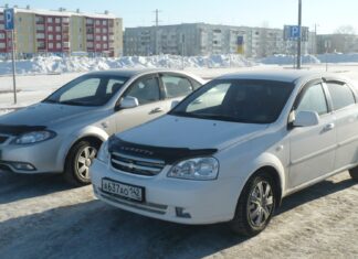 Chevrolet Lacetti и Daewoo Gentra: Замена расширительного бачка с шармом и юмором