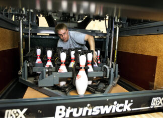 Виды, особенности пинспоттеров и пинсеттеров для боулинг клуба