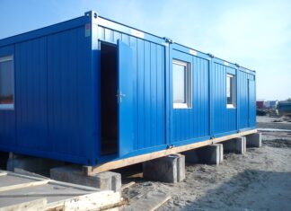 Преимущества аренды строительной бытовки для временного проживания рабочих и хранения инструментов