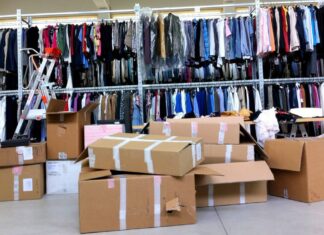 Как обновлять ассортимент магазина женской одежды